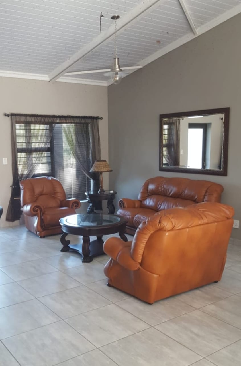 To Let 2 Bedroom Property for Rent in Albertinia Western Cape